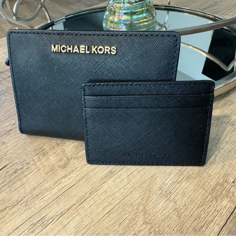 Michael Kors wallet wristlet matching card holder black saffiano barely used